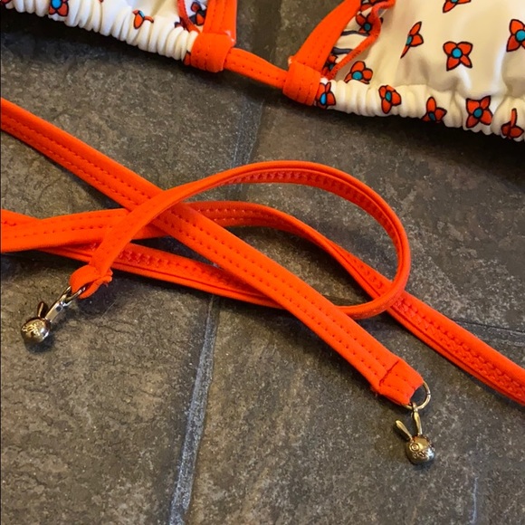 ⭐️ 2/$20 Marc Jacobs bikini top size M - Picture 2 of 6
